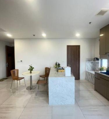 District 10 Apartment | Welcoming LeeVy Homestay KingDom with Pool & Family Fun