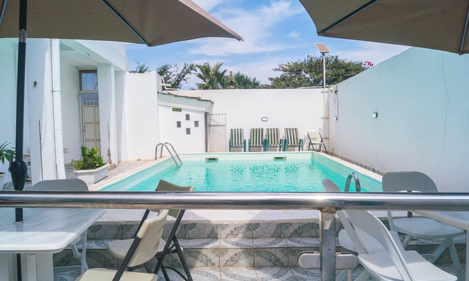 West Coast Division Apartment | Family-Friendly Stay at Legacy Apartments with Pool & Breakfast