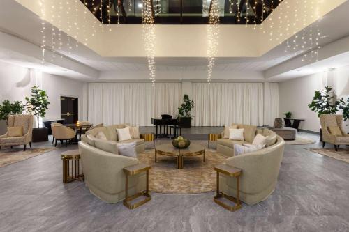Green Bay Hotel | Top-Rated Legacy Hotel with Spa and Pet-Friendly Amenities