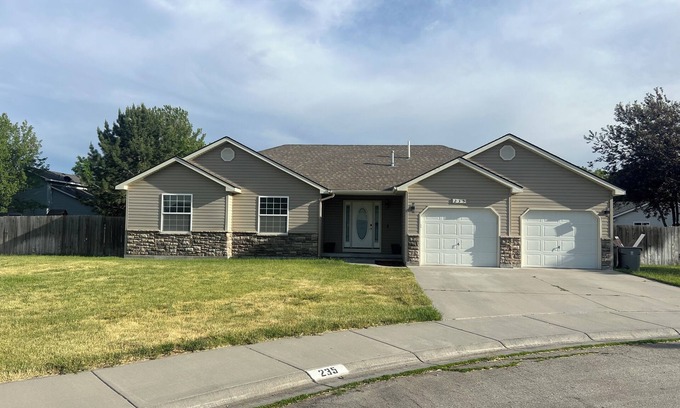 Mountain Home House | Legacy Park Retreat: Cozy 3BR Home with Prime Amenities
