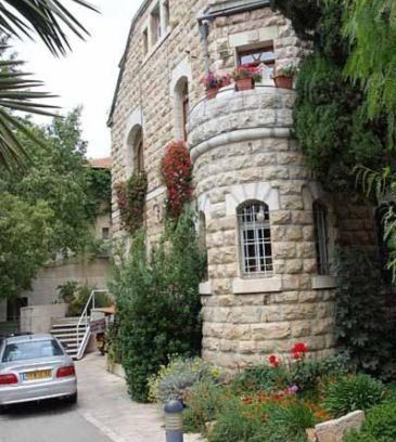 Emek Refaim Apartment | Family-Friendly LEGATIA in the Heart of the German Colony