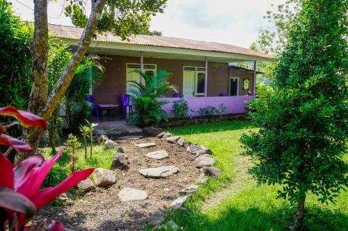Moni House | Budget-Friendly Legend Guest House with Kitchen Amenities