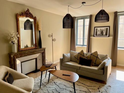 Macon Apartment | Discover Legend Hotel: Central Location with Private Parking