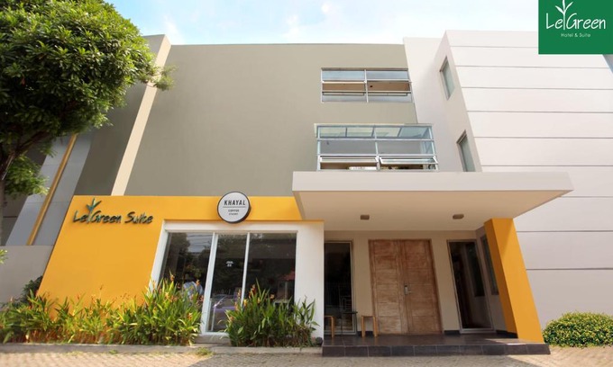 Bendungan Hilir House | Budget-Friendly LeGreen Suite Pejompongan with Breakfast