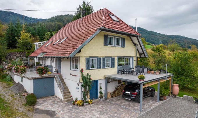 Gutach Apartment | Family-Friendly Stay at Lehmann with Castle Views