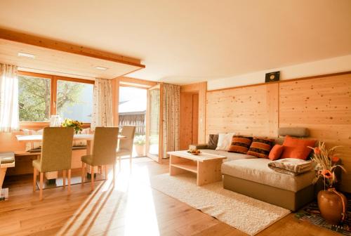 Luson Apartment | Guest Rated 9.7 - Lehrnerhof Lüsen with Ocean Views