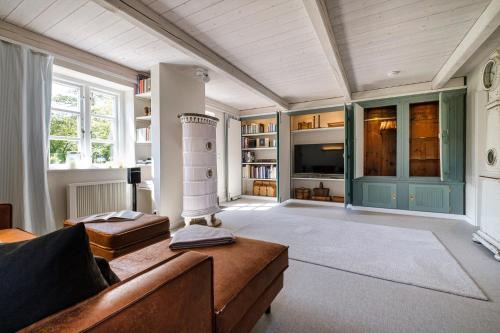 Tating Apartment | Experience Unmatched Comfort at Leibrandts - 4-Star Stay