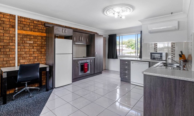South Toowoomba Hotel | Comfort Awaiting at Leichhardt Motor Inn with Pool & Breakfast