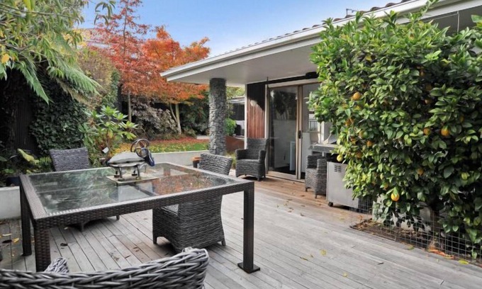 Merivale Apartment | Leinster Villa: Family-Friendly Apartment with Kitchen & Breakfast