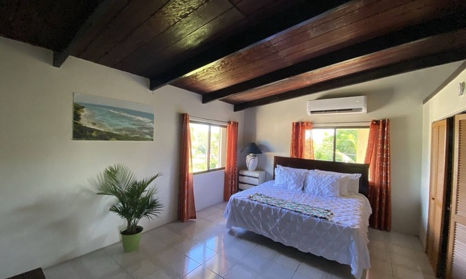 Estate Annas Hope House | Relax and Unwind in Paradise with Family-Friendly Amenities