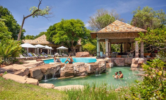 Bela-Bela Cabin | Discover Lejwe La Metsi Private Reserve with Ocean Views