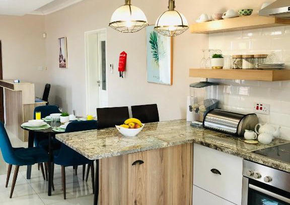 Lobatse House | Cozy Lekuka Guesthouse - Top-Rated Comfort Awaits