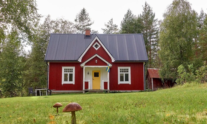 Torsby House | Scenic Lekvattnet Retreat with Lake Views & Family-Friendly Amenities