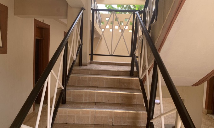 Kitengela Hotel | Discover Leleshwa Inn: Family-Friendly Stay with Dining