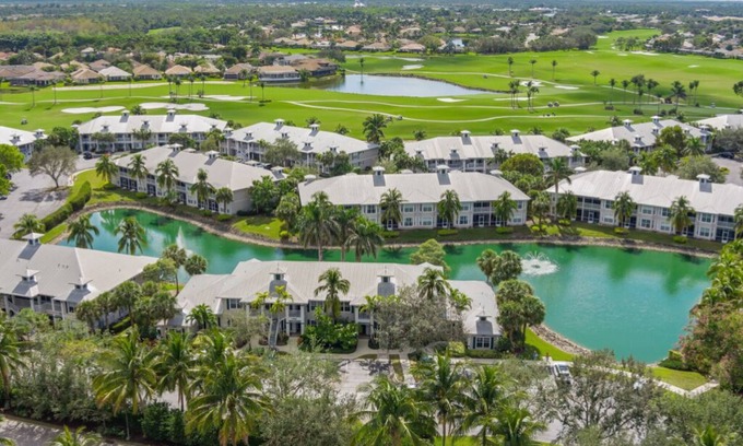Naples Condo | Experience Lely Greenlinks: Golf Course Retreat Near Beaches