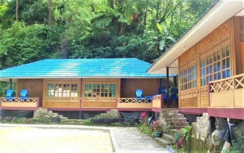 Palopo House | Relax at Lembah Biru Lagoon: Family-Friendly Getaway
