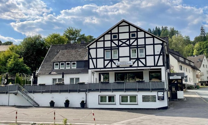 Eslohe House | Discover Lemmerhof: 4-Star, Pet-Friendly Retreat