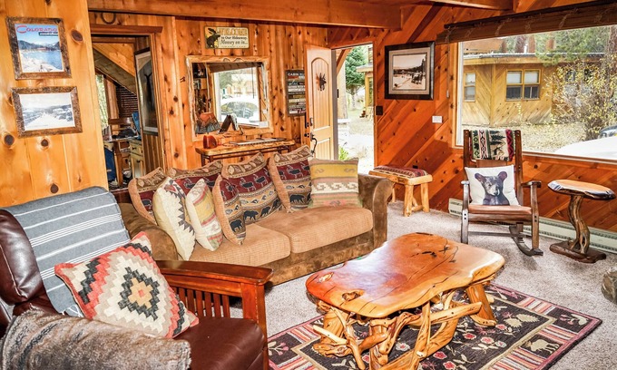 Grand Lake Cabin | Riverside Retreat: Moose Haven Cabin with Private Beach