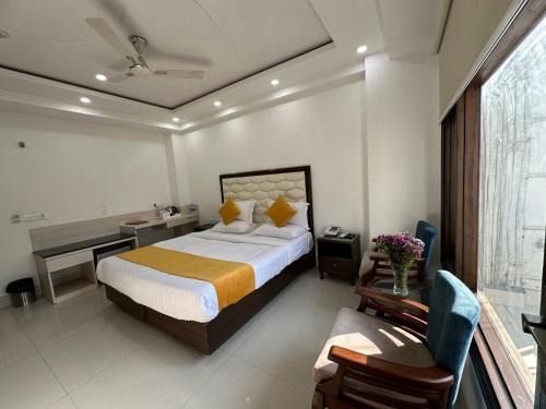 Chhatarpur Hotel | Comfort at Lemon Green Residency: Hotel & Serviced Apartments