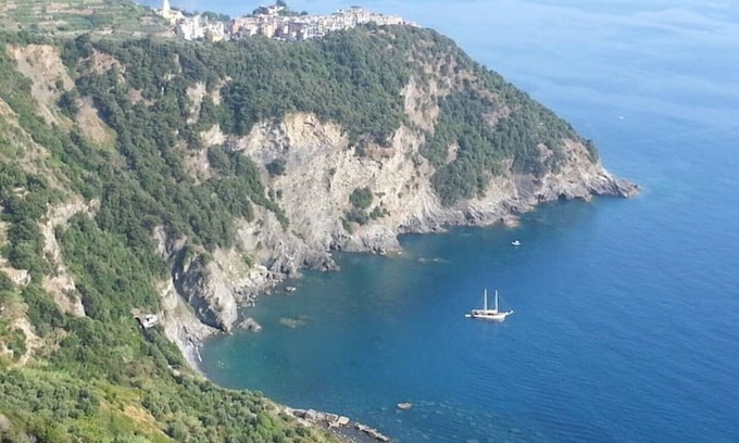 Vernazza Apartment | Pet-Friendly Lemon Suite in Prevo Cinque Terre - 10/10 Rated