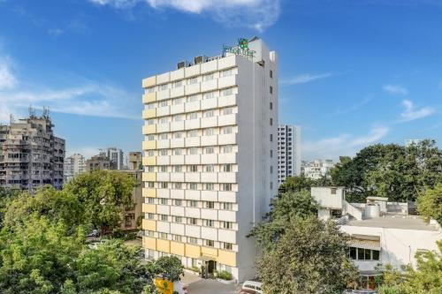 Navrangpura Hotel | Discover Lemon Tree Hotel, Ahmedabad - 4-Star Comfort Awaits