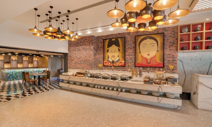 Bistupur Hotel | Discover Lemon Tree Hotel Centre Point in Jamshedpur