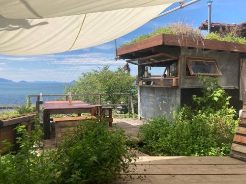 Ogishima Apartment | Exceptional Lemon Tree Hotel: Ocean Views & Pet-Friendly Stays