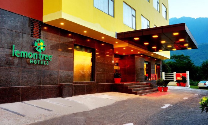 Katra Hotel | Elegant Stay at Lemon Tree Hotel, Katra with Breakfast & More