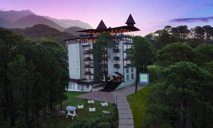 McLeod Ganj Hotel | Experience Luxury at Lemon Tree Hotel Mcleodganj - Rated 10/10