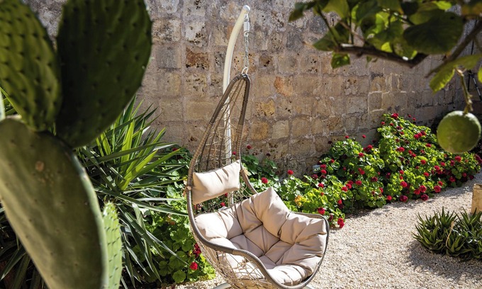 Zabbar Bed & Breakfast | Relax at Lemon Tree Relais: 4-Star Pool & Spa Retreat