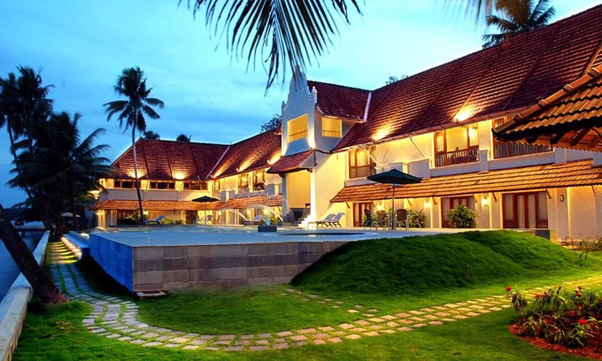 Muhamma Resort | Discover Lemon Tree Vembanad Lake Resort in Kerala