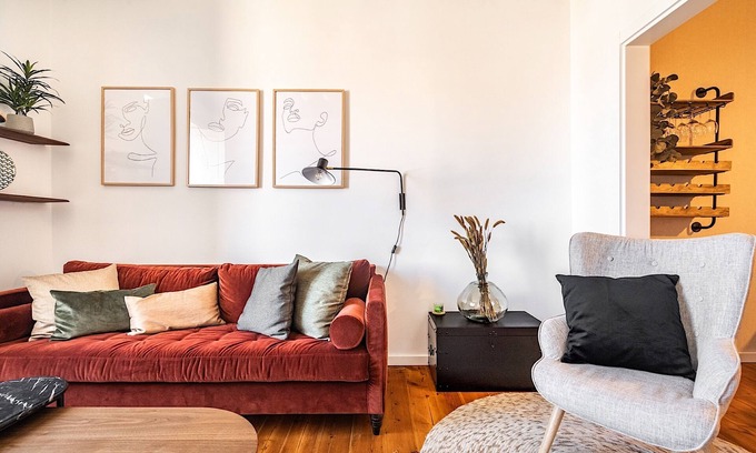 Sao Bento Apartment | Cozy Lemongrass Duplex Apartment with Kitchen in Lisbon