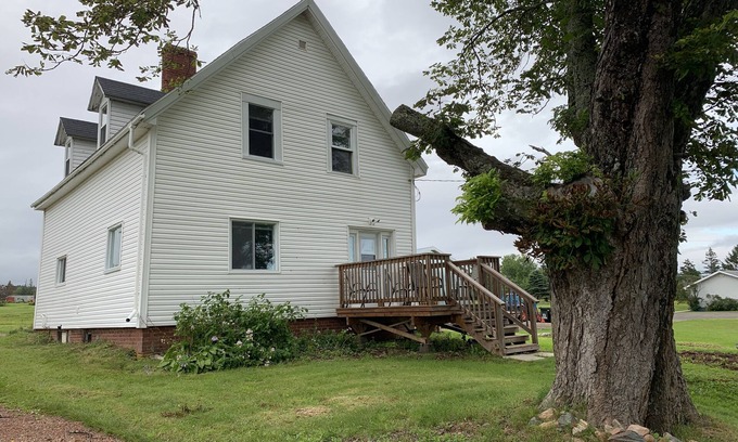Lower Five Islands House | Discover Lena's Place in Scenic Five Islands, Nova Scotia