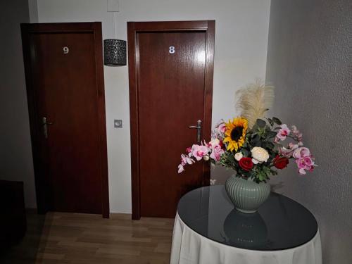 Caudete House | Family-Friendly Stay at LENGÜETERO S.L – Book Your Getaway!