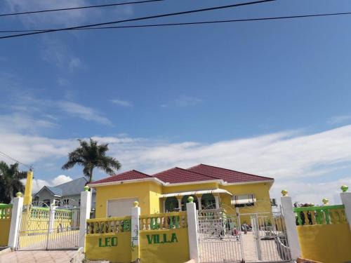 May Pen House | Family-Friendly LEO VILLA: Rated 8.8 with Delicious Breakfast