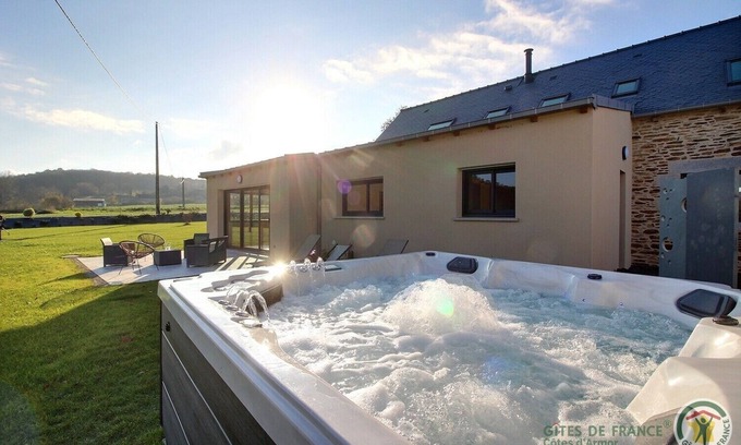 Plenee-Jugon House | Discover Leocadie in Plenee Jugon - Pet Friendly Retreat