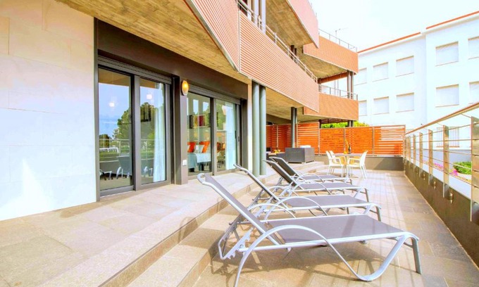 Almadraba-Canyelles Apartment | Pet-Friendly LEON INMO Apartment Estefania with Ocean View