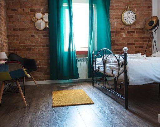Zary Apartment | Discover Leon's Rooms: Pet-Friendly with Pool & Hot Tub