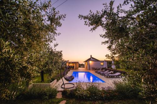Buzinija House | Guest Rated 10/10: Leonardo House with Pool & Family Fun