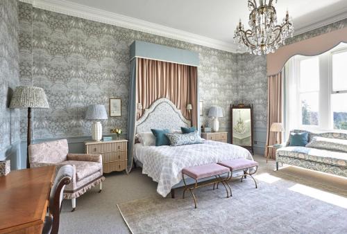 Staplefield Hotel | Discover Leonardslee House: Family-Friendly Retreat Awaits