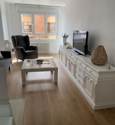 Leon Apartment | Explore Leonmisol: Family-Friendly with a 9.7 Rating