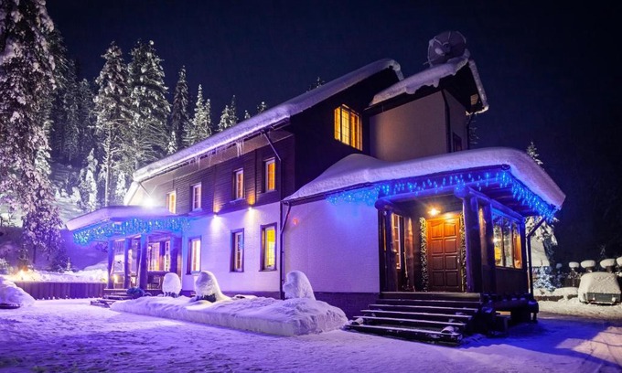 Artybash House | Experience Leontopodium Teletskoye with Pool & Hot Tub