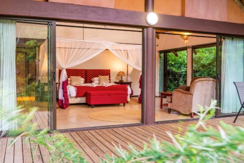 Hluhluwe Cabin | Discover Leopard Walk Lodge with Oceanfront Pool & Hot Tub