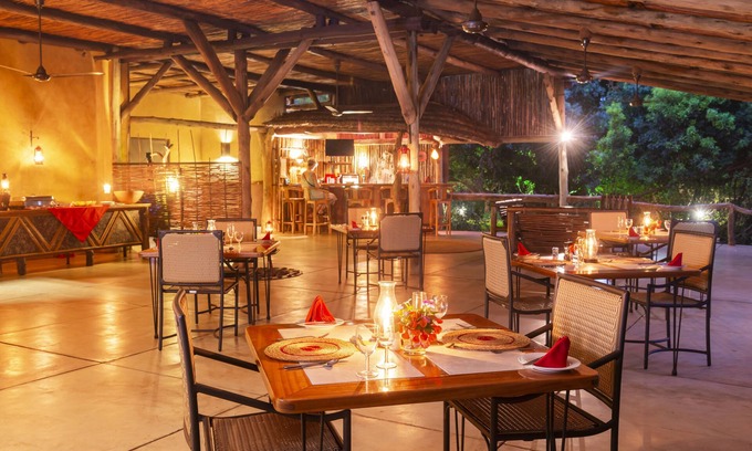 Hluhluwe Cabin | Unforgettable Stays at Leopard Walk Lodge with Spa & Pool
