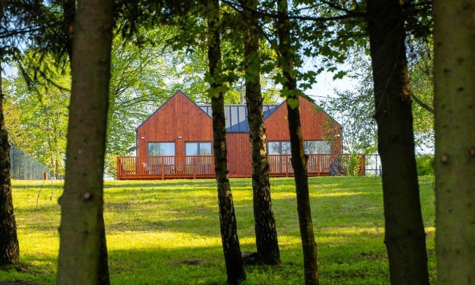 Elk House | Discover Lepaki Lake: Pet-Friendly Retreat with Ocean Views
