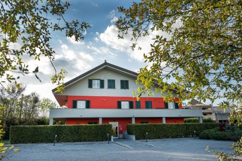 Patrica House | Pet-Friendly Lepini Suites: Guest Rated 10/10 with Breakfast