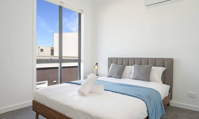 Austral House | Cozy Leppington Villa with Hot Tub and Great Amenities