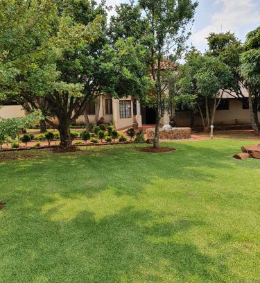 Tierpoort Hotel | Discover Leribisi Lodge: Family-Friendly with Pool Access