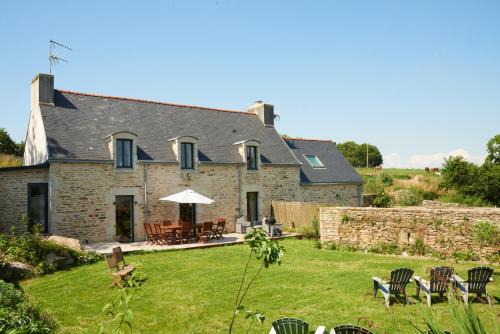 Ploneour-Lanvern House | Family-Friendly Retreat at Les écuries du Nevez