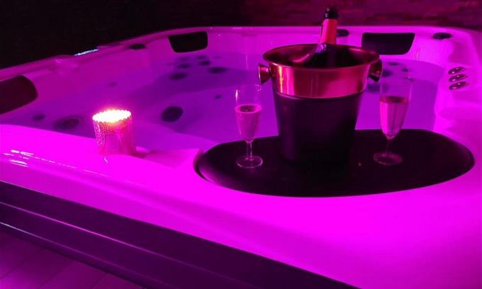 Combourg House | Enchanting Les Étonnants Romantiques with Hot Tub & Family Fun